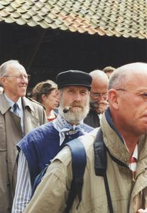 605945 Afbeelding van de aanwezigen bij de ingebruikstelling van de gerestaureerde houtzaagmolen De Ster in het ...
